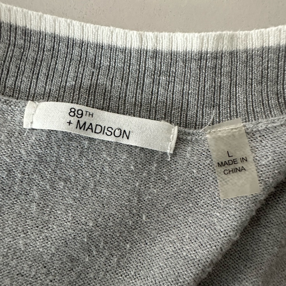 89th & Madison gray with white trim long Cardigan Sweater. Size Large - Picture 4 of 6